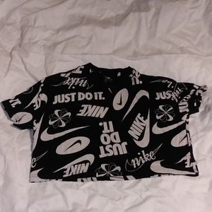 Nike Crop Top